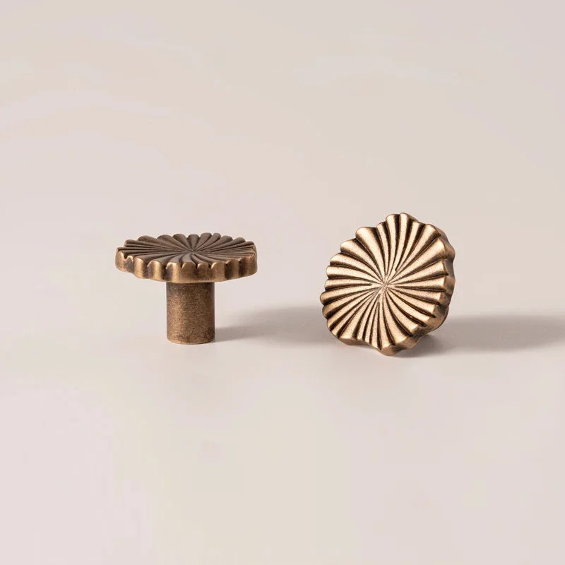 Solenne Fan Cabinet Knobs