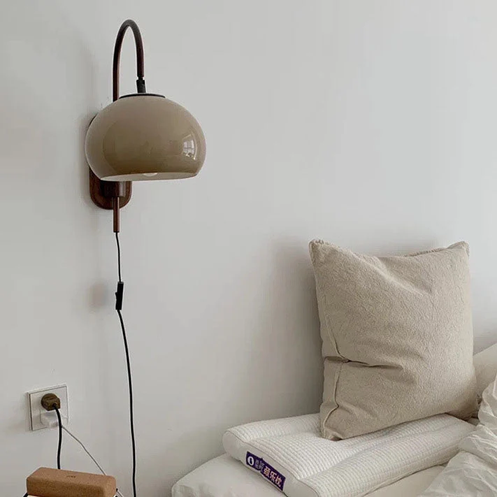 Applique Murale en Bois Massif – Brun Foncé avec Boule en Verre pour un Éclairage Ambiant Chaleureux dans le Salon ou la Chambre