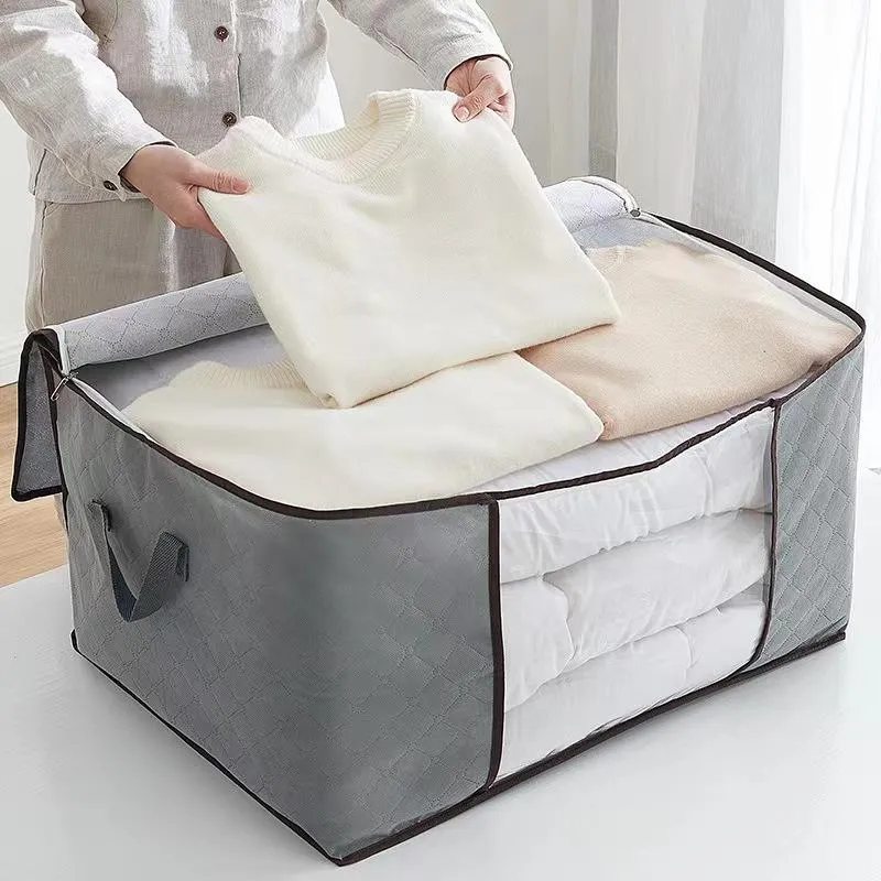Sac de rangement – Gris clair en matériau respirant avec fenêtre transparente pour vêtements et couvertures dans un placard ou une penderie