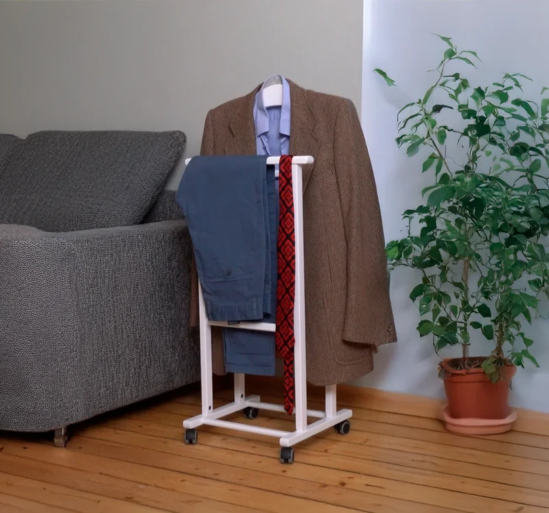 ARIT ATRI - Galán de Noche, con Ruedas, Madera de Haya, Made in Italy, Perchero Pie para Trajes, Soporte para Pantalones, Color Blanco
