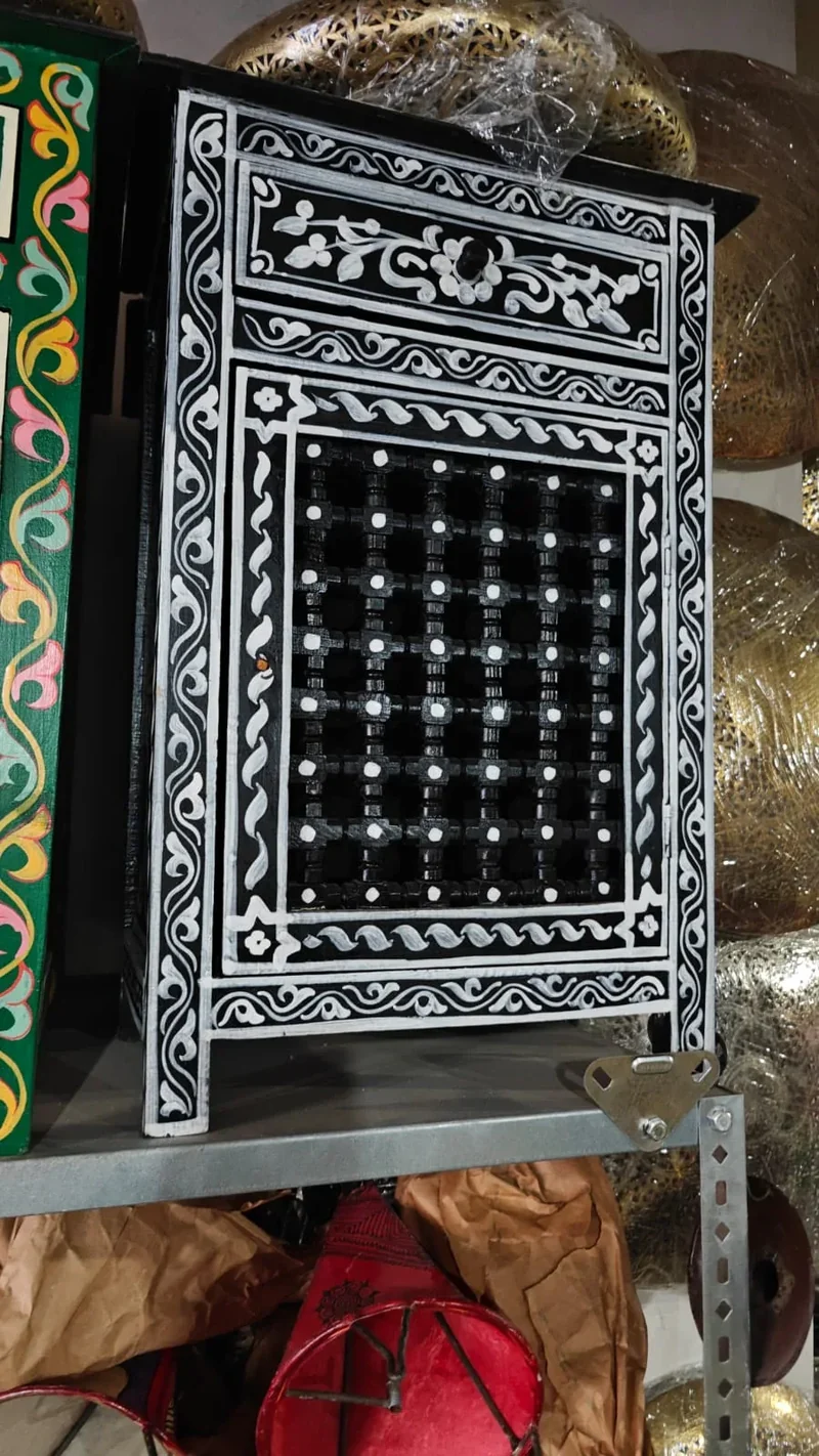 Mesita de Noche Madera pintada a mano