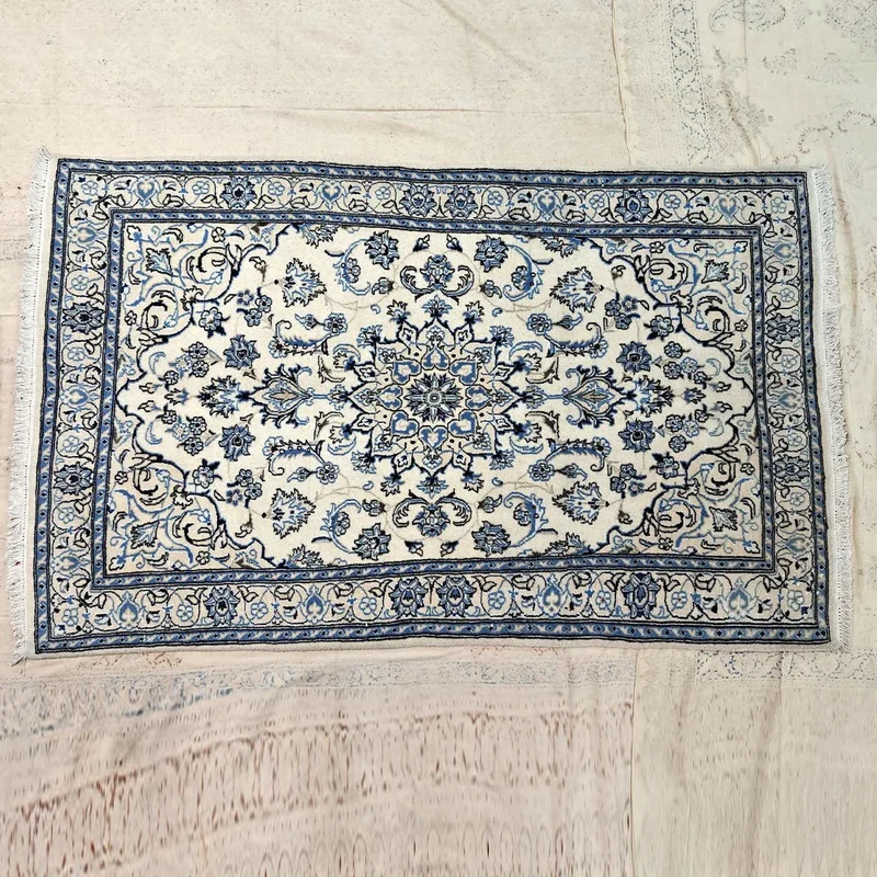 Alfombra Persa Nain Golestan Floral - Diseño Exclusivo - 204x125 cm