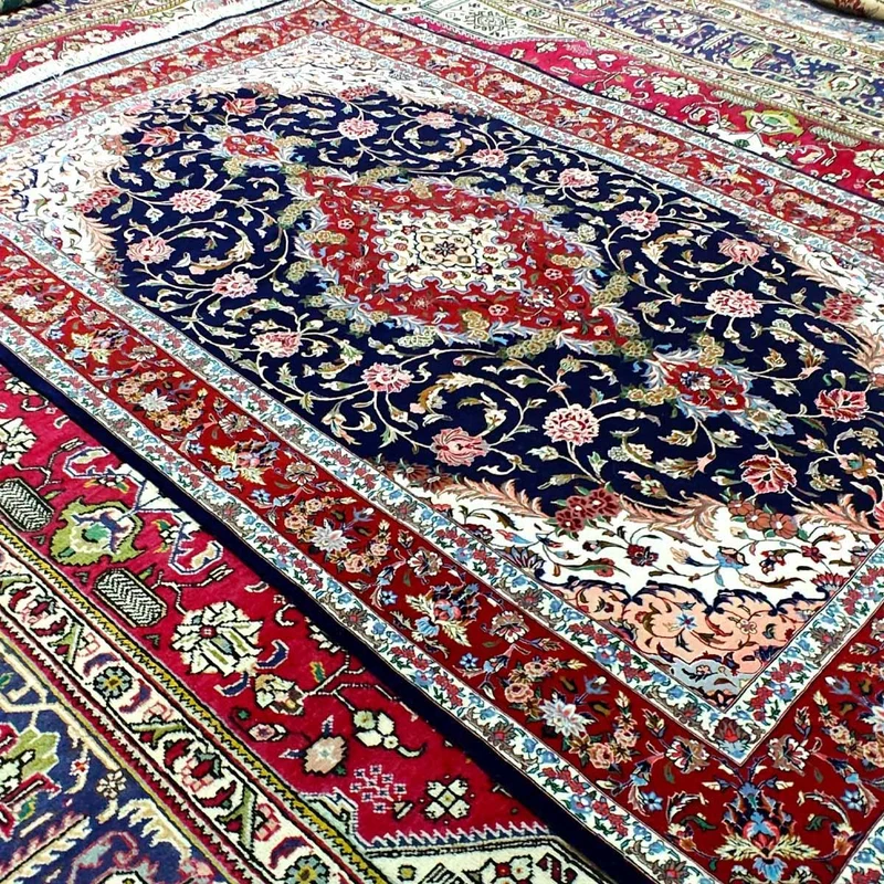 Alfombra Persa Isfahan de Diseño Floral - Obra Maestra de la Artesanía Arábiga