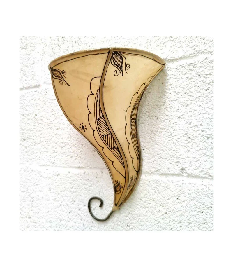 Aplique Pantalla de Piel Pintado con Henna - Arte Marroquí para Decorar con Estilo Andalusí