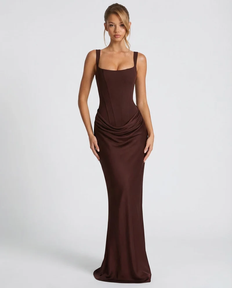 Maxi Dress Accentuating the Hourglass Figure