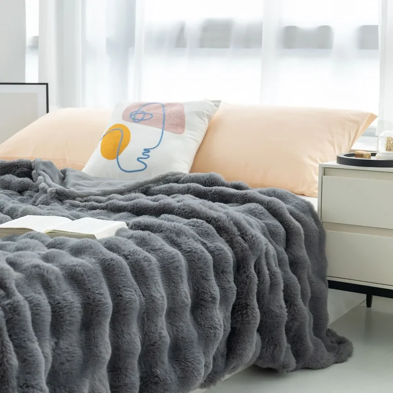 Double-Sided Blanket Stylish Texture for Modern Interiors