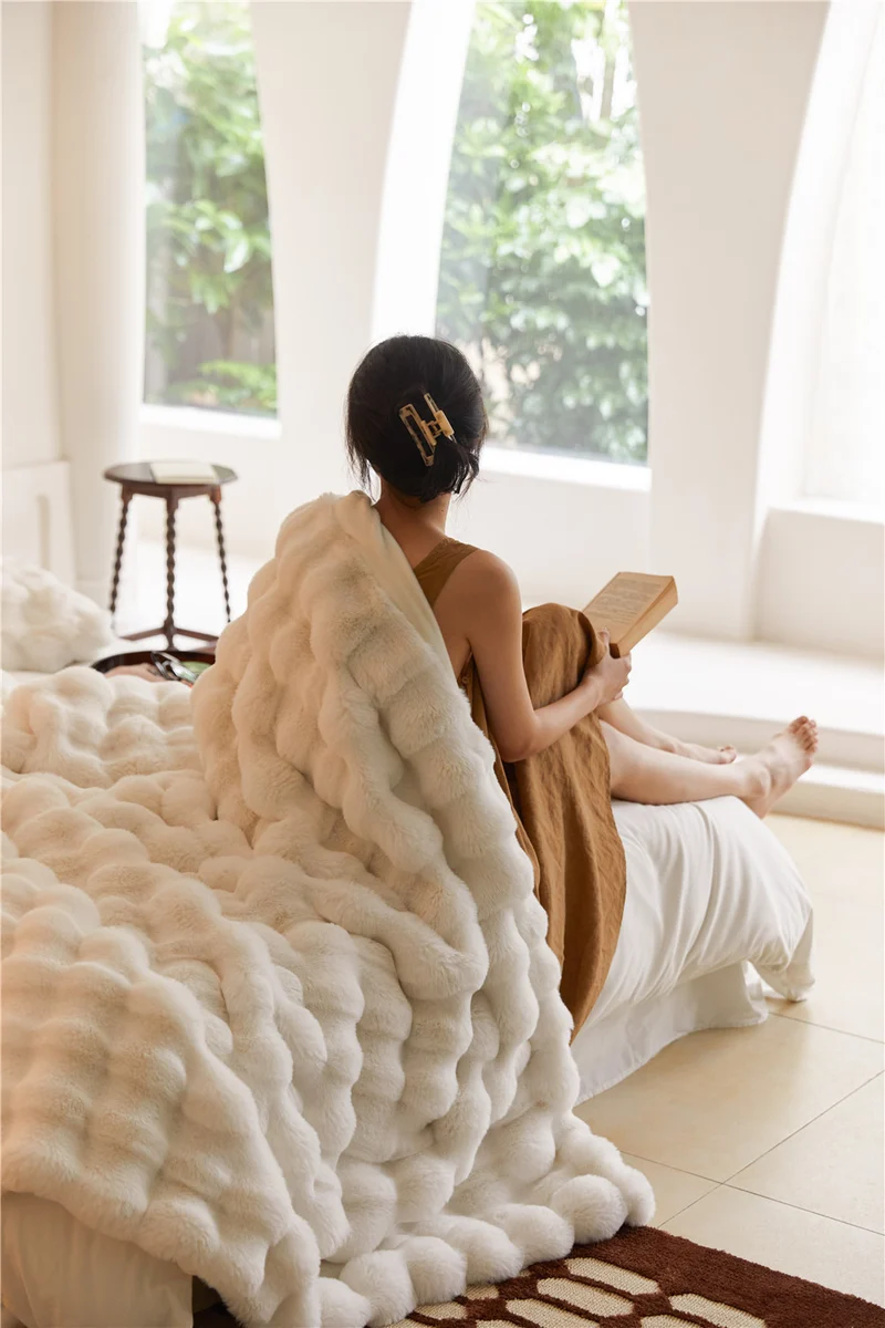 Portable soft and fluffy sofa blanket