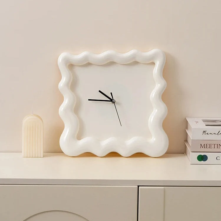 Contemporary Slim Minimalist Round Wall Clock