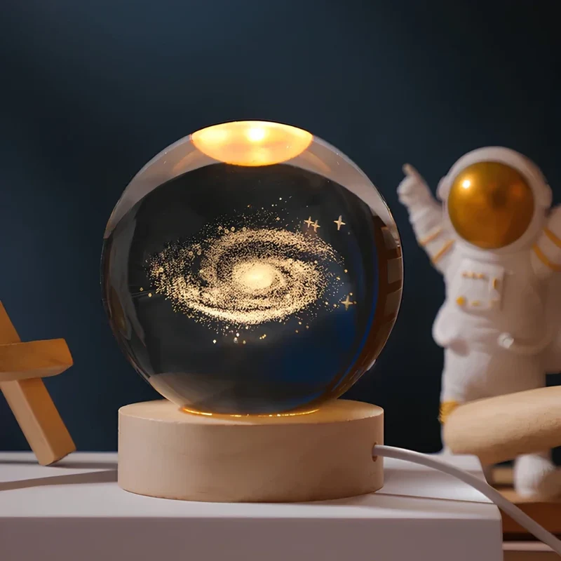 Decorative crystal ball with 3D pattern