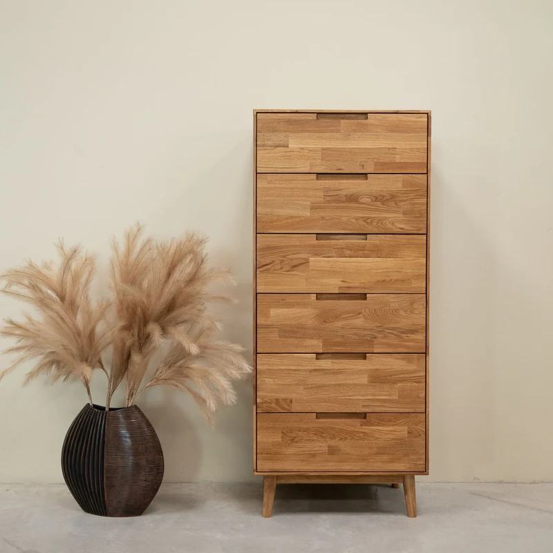 Cómoda alta de madera maciza de roble Escandi 6 | NordicStory