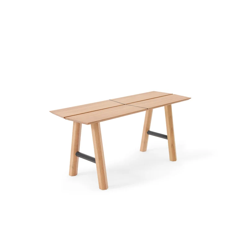 Savia Bench · Light wood & black details